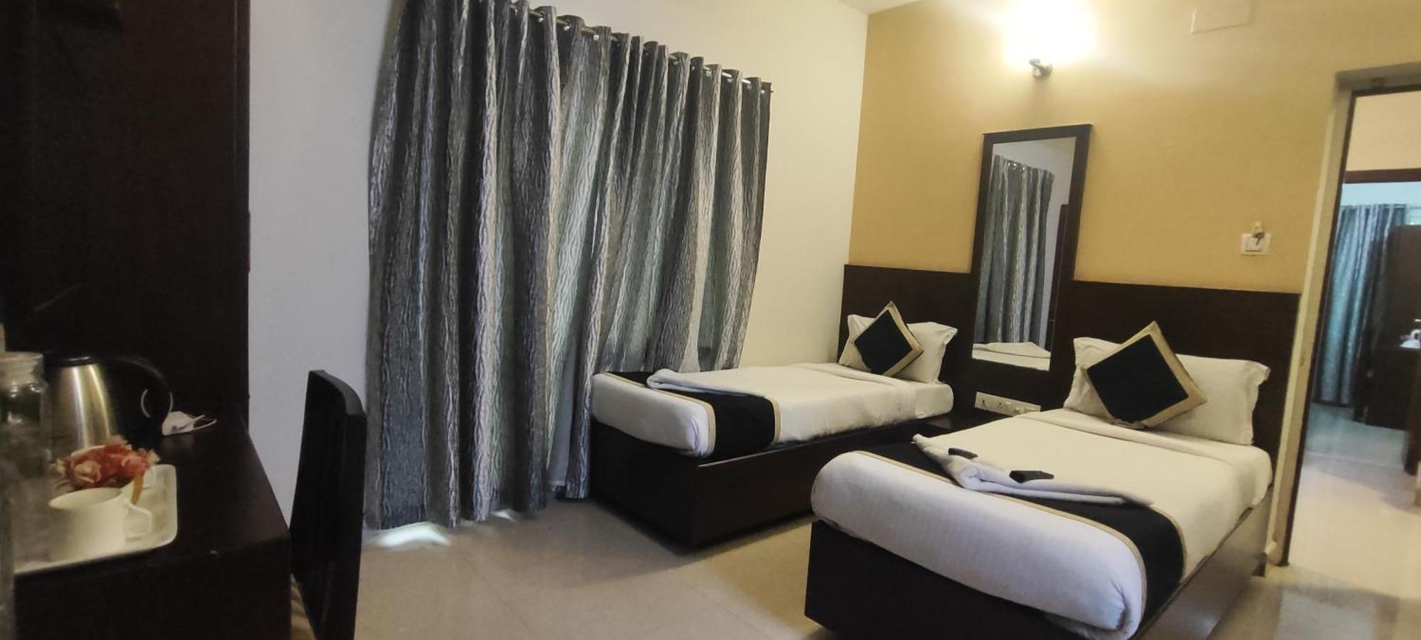 Sky Gate Hotel Near Apollo Main, Women'S & Children'S Us Consulate Sankara Netralaya Goethe Institute Prestigepalladium Shastri Bhavan Senmozhi Poonga Raj Ratnam Stadium Taj Coromandal India Oil Bhavan Dr Mohan'S Diabetics Vac Madras Buitenkant foto