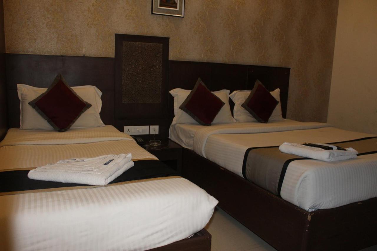 Sky Gate Hotel Near Apollo Main, Women'S & Children'S Us Consulate Sankara Netralaya Goethe Institute Prestigepalladium Shastri Bhavan Senmozhi Poonga Raj Ratnam Stadium Taj Coromandal India Oil Bhavan Dr Mohan'S Diabetics Vac Madras Buitenkant foto
