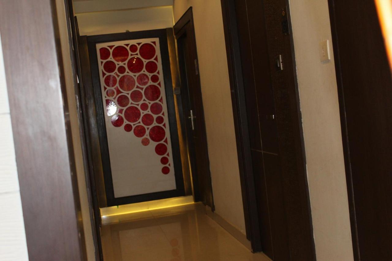 Sky Gate Hotel Near Apollo Main, Women'S & Children'S Us Consulate Sankara Netralaya Goethe Institute Prestigepalladium Shastri Bhavan Senmozhi Poonga Raj Ratnam Stadium Taj Coromandal India Oil Bhavan Dr Mohan'S Diabetics Vac Madras Buitenkant foto